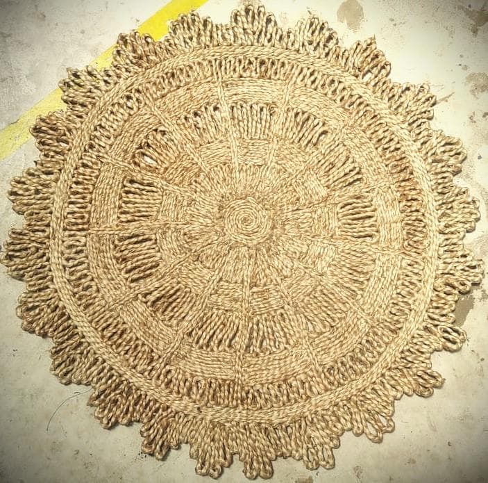 Round Handcrafted Natural Jute Rug, 90 cm diameter