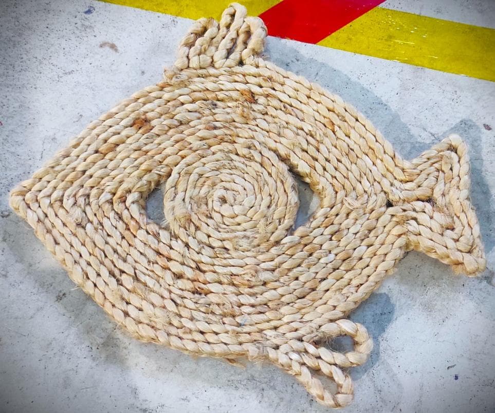 Fish-Shaped Jute Placemat, 40 × 40 cm